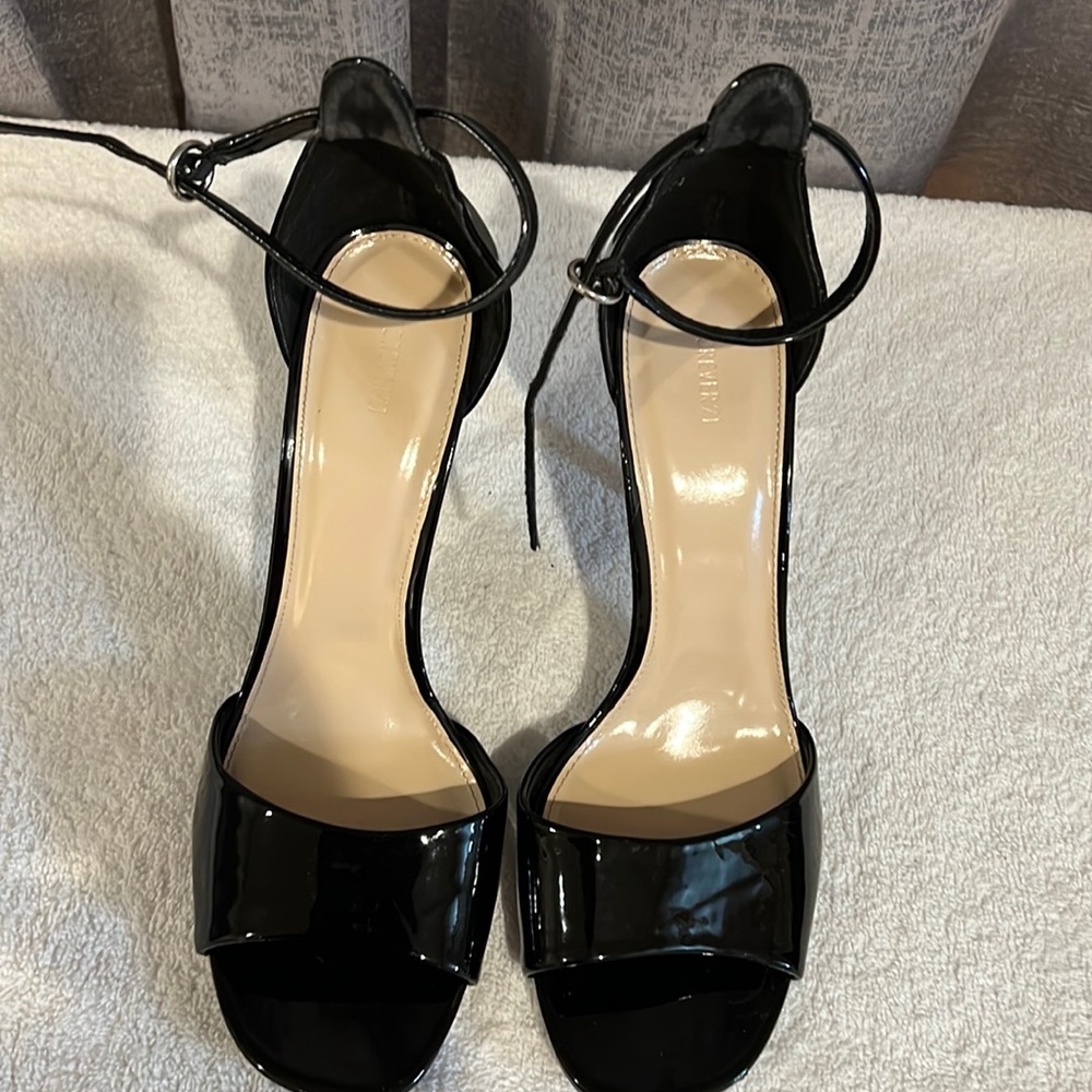 Size 10 pat and leather heels brand forever 21
